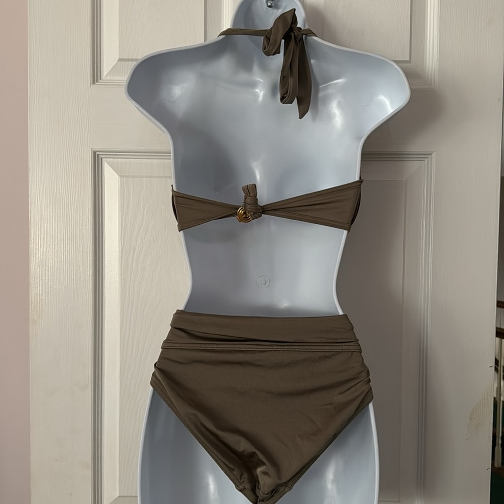 Victoria’s Secret bikini - Picture 3 of 5